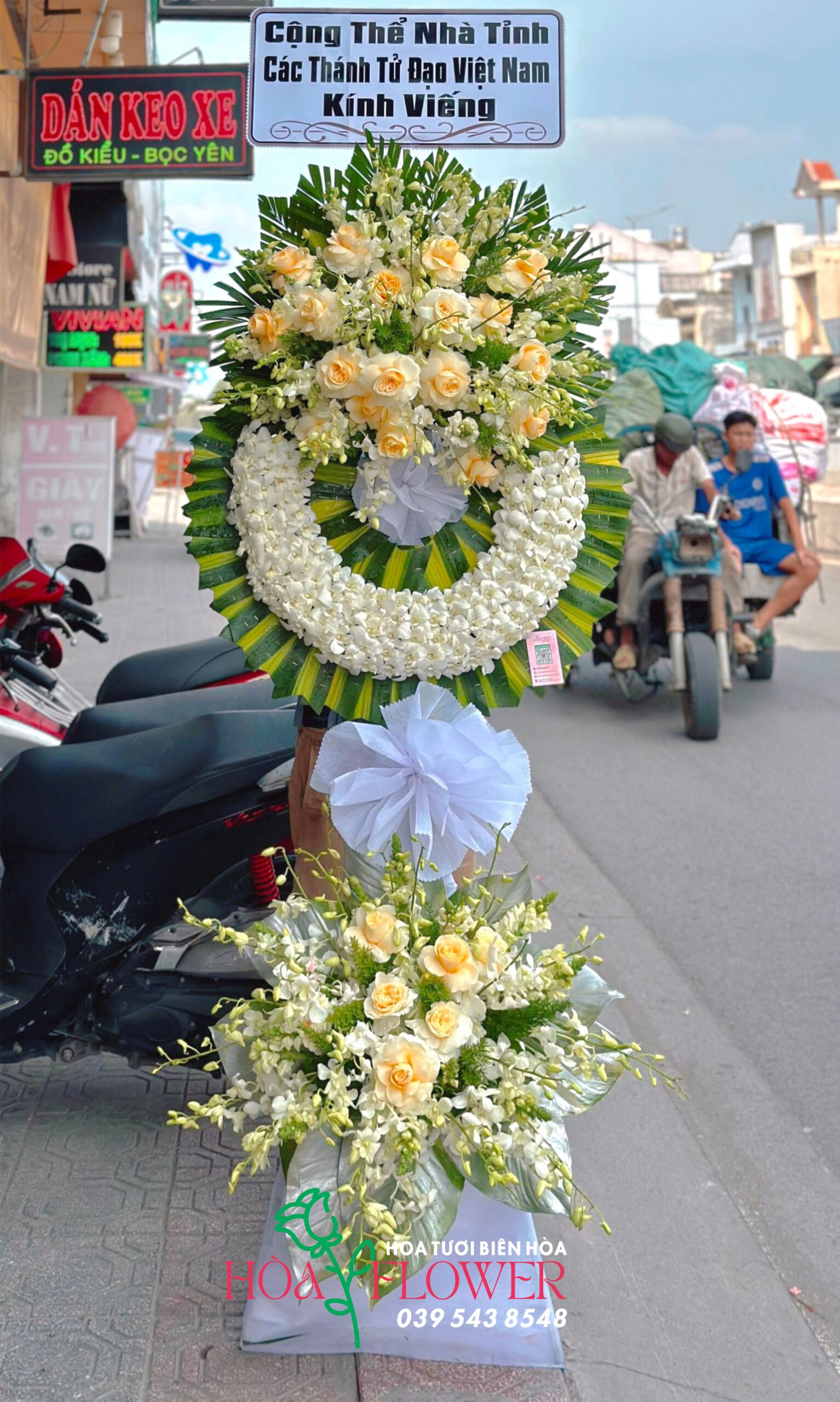 hoa hồng, lan thái, kệ hoa viếng, kệ hoa chia buồn, khánh hòa flower, hoa tươi, biên hòa